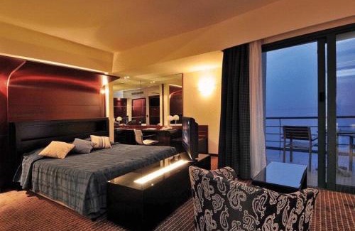 Loutraki Resort | Club Hotel Casino Loutraki