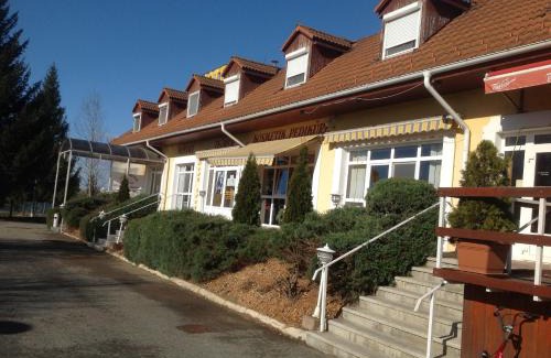 Torony Hotel | Club Torony Hotel