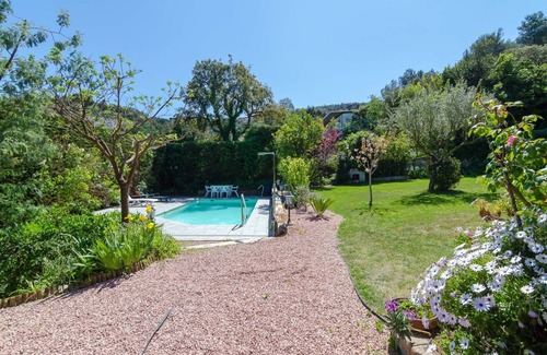 Mont Barbat Villa | Club Villamar - Cozy house with a beautiful garden with lawn and private pool situated in a quiet.