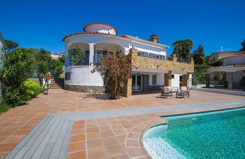 Calonge Villa | Club Villamar - Beautiful villa with private swimming pool and large garden where you can enjoy .