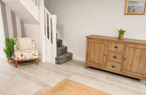 Llanerchymedd House | Clydfan Cottage