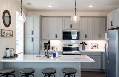Auburn Apartment | Coach`s Corner #1001