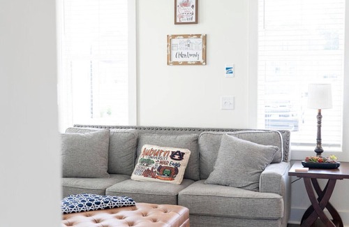 Auburn Apartment | Coach`s Corner #1001