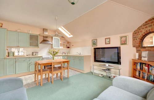 Hove House | Coachman's Flat - Two Bedroom House, Sleeps 3