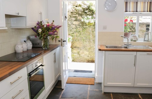 Meathop Cottage | COACHMANS COTTAGE, romantic, character holiday cottage in Witherslack