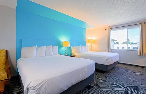 Seaside Hotel | Coast River Inn by OYO Seaside