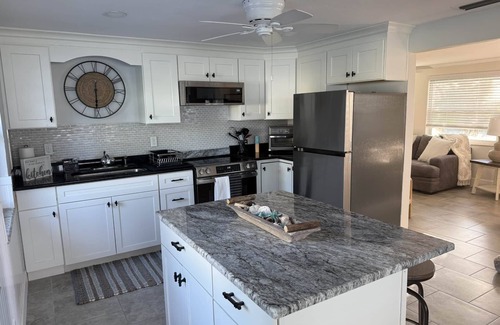 Paradise Bay House | Coastal Bay Retreat