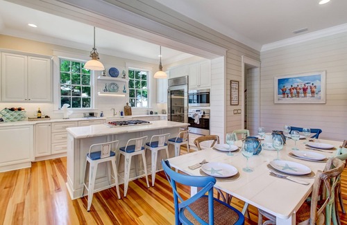 Fernandina Beach Bed & Breakfast | Coastal Casita B&B, Amelia Island, with 6 seat golf cart included!
