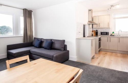 St Leonards-On-Sea Apartment | Coastal Charm 1br Flat Near The Sea Street Parking