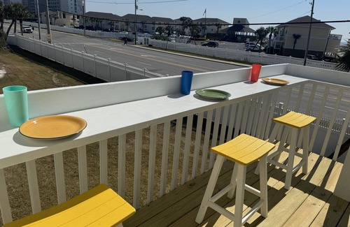 Holiday Isle Condo | Coastal Charm, pet friendly, private beach, free beach chairs service.