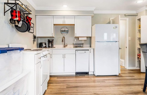 Ocean Park Apartment | Coastal Charm Beachside Retreat