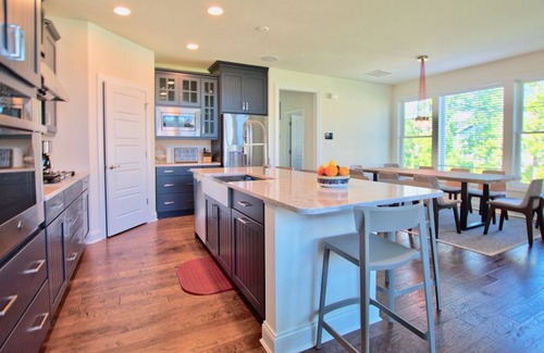Lewes House | Coastal Club * 6 Bedroom Modern Beach House * Sleeps 14 * Incredible Furnishings