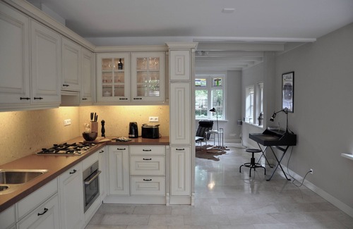 Bergen House | Coastal Comfort & Dutch Charm in the Heart of Artists Village Bergen