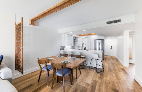 Crescent Beach Condo | Coastal Condo: Beach & Pool!