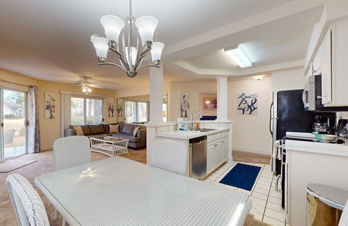 Calabash Condo | Coastal Condo with golf on-site, shared pool and fitness center