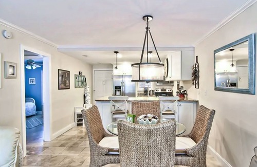 Largo Condo | Coastal condo with park, pool, tennis court, and grill access - W/D & central AC