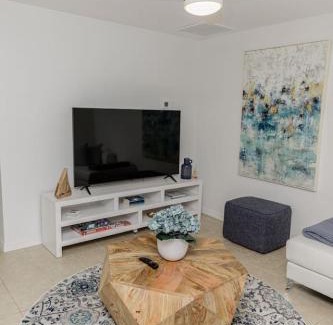 Naples Park House | Coastal Cottage House Walking Distance to Beach