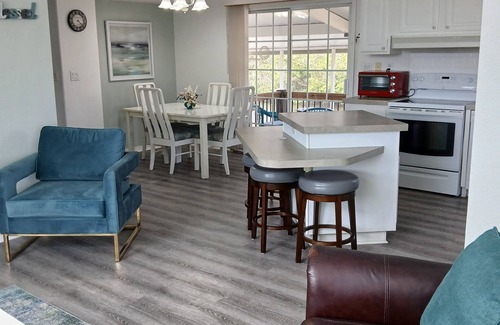 El Jobean House | Coastal, cozy home on canal in Port Charlotte!