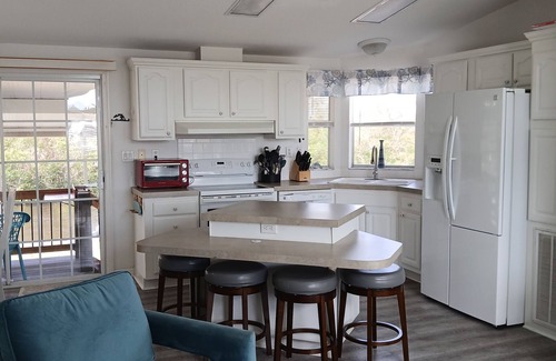 El Jobean House | Coastal, cozy home on canal in Port Charlotte!