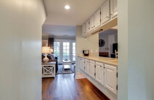 Shipyard Plantation Villa | Coastal Cozy Shipyard Plantation, Golf Course view, close to beach/pool 2 BR/2BA