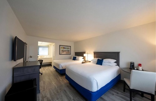 Fort Walton Beach Hotel | Coastal Escape with Heated Outdoor Pool Near Boardwalk on Okaloosa Island
