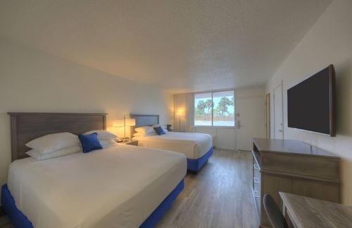 Fort Walton Beach Hotel | Coastal Escape with Heated Outdoor Pool Near Boardwalk on Okaloosa Island