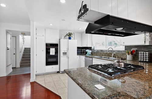 Sea View Estates House | Coastal Escape With Private Mini Golf 4 Bedroom Home