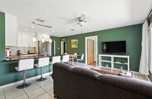 Seminole House | Coastal Getaway