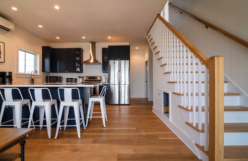 Madison House | Coastal getaway with water views in every room