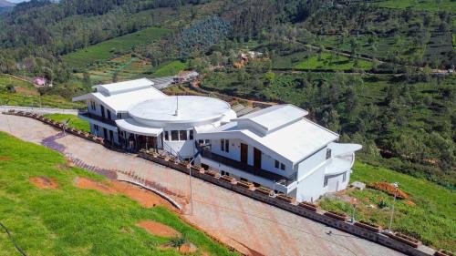 Wellington Hotel | COASTAL GRAND RESORT - KOTAGIRI