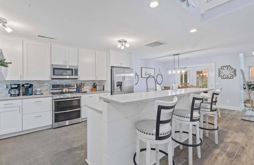 Mount Pleasant House | Coastal Haven, 5 mins to Beach, 15 mins to dtwn