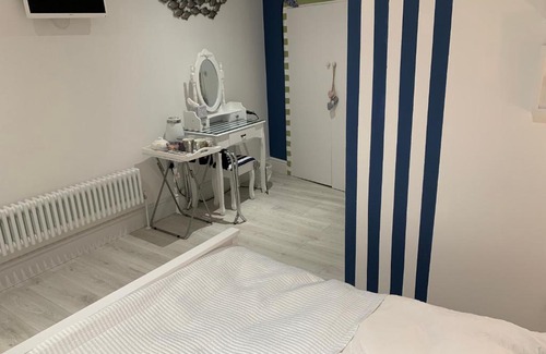 Newbiggin-by-the-Sea House | Coastal Joy - Room 1