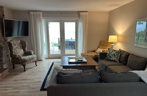 Regional District of Nanaimo House | Coastal Oceanfront Home,Private beach access on Parksville Beach-BEAUTIFUL VIEWS