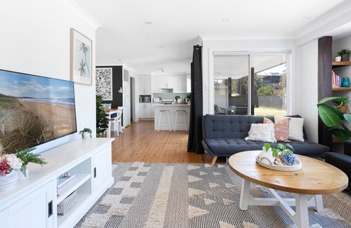 Culburra Beach House | Coastal Palms – your sun-soaked coastal getaway