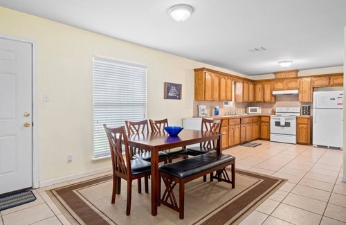 Aransas Pass House | Coastal Soul | Pet Friendly + Fenced in Yard!