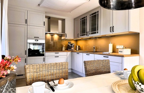 St. Peter-Ording Apartment | Coastal studio, luxury vacation apartment, in top location, close to the beach, WLAN
