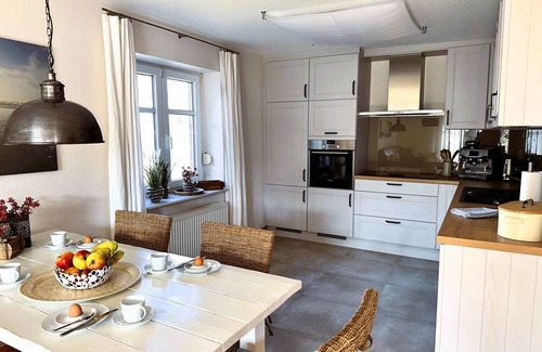 St. Peter-Ording Apartment | Coastal studio, luxury vacation apartment, in top location, close to the beach, WLAN