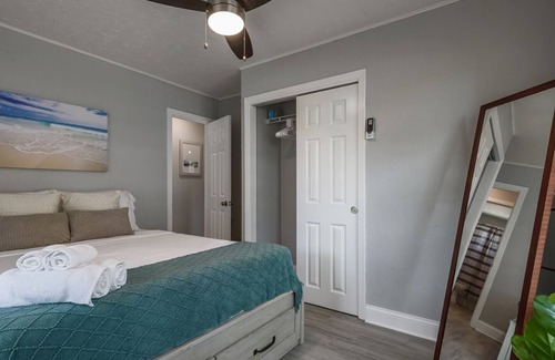 Clearwater House | Coastal Style Home Central to Beaches