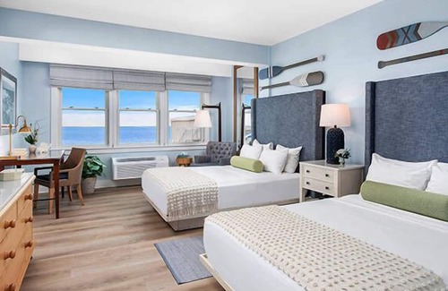 Silver Beach Hotel | Coastal-Style Retreat! 3 Spacious Units Near Woods Hole Aquarium! Parking, Pool!