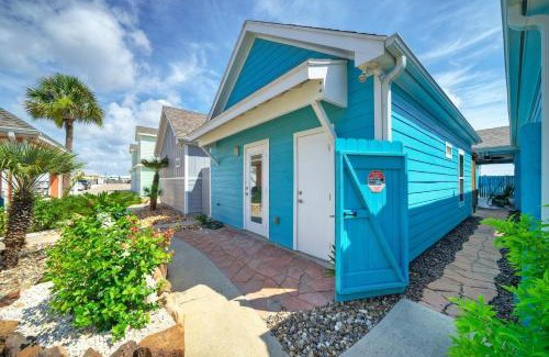 Port Aransas House | Coastal Vibe by AvantStay Sunset at the Pool and Playscape
