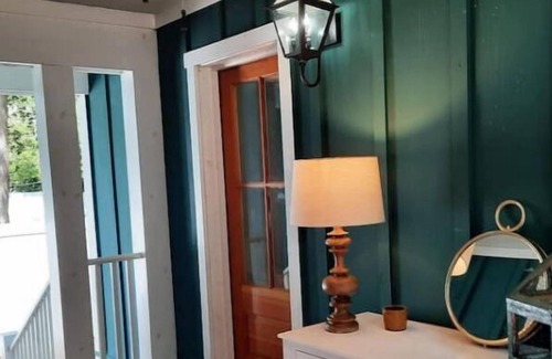 Isle of Hope Historic District Apartment | Coastal Vibes at Isle of Hope - Mins from Downtown Savannah Tybee Beach!