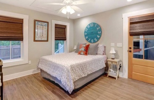 Isle of Hope Historic District Apartment | Coastal Vibes at Isle of Hope - Mins from Downtown Savannah Tybee Beach!