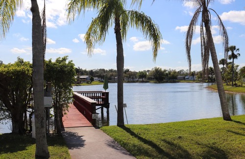 Naples Condo | Coastal vibes, privacy and laid back location in beautiful East Naples