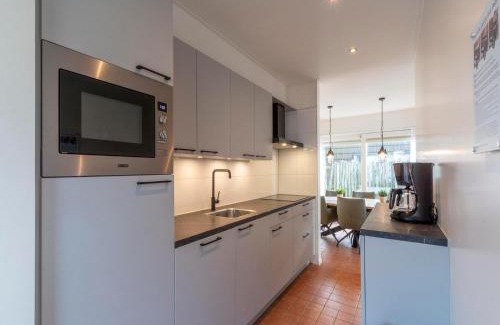 Callantsoog House | Coastal Villa with Jacuzzi