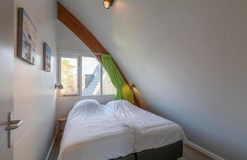 Callantsoog House | Coastal Villa with Jacuzzi