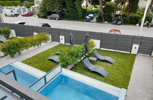 Nea Iraklitsa Villa | cobalt aqua