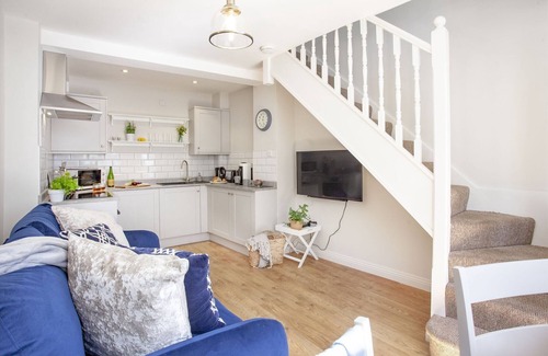 Sidmouth Cottage | Cobblers Cottage - a traditional cottage just moments from the seafront