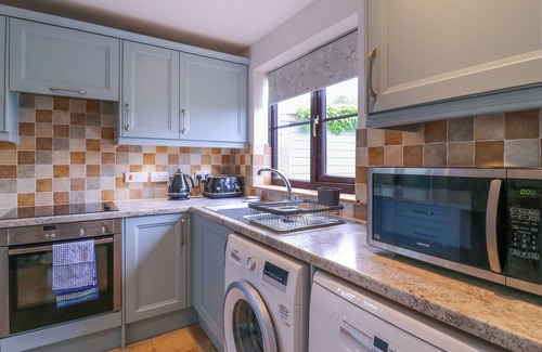 Bungay Cottage | COBBLERS COTTAGE, pet friendly, with a garden in Ditchingham