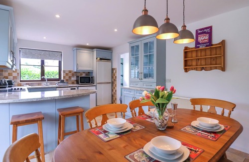 Bungay Cottage | COBBLERS COTTAGE, pet friendly, with a garden in Ditchingham