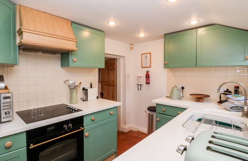 Southwold Cottage | COBBLERS COTTAGE, SOUTHWOLD, pet friendly, with a garden in Southwold